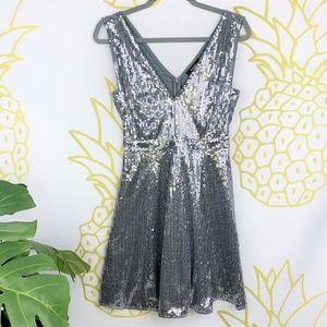 Soieblu Silver Sequin Sleeveless Dress Women's S New Years Disco Retro Flare EUC